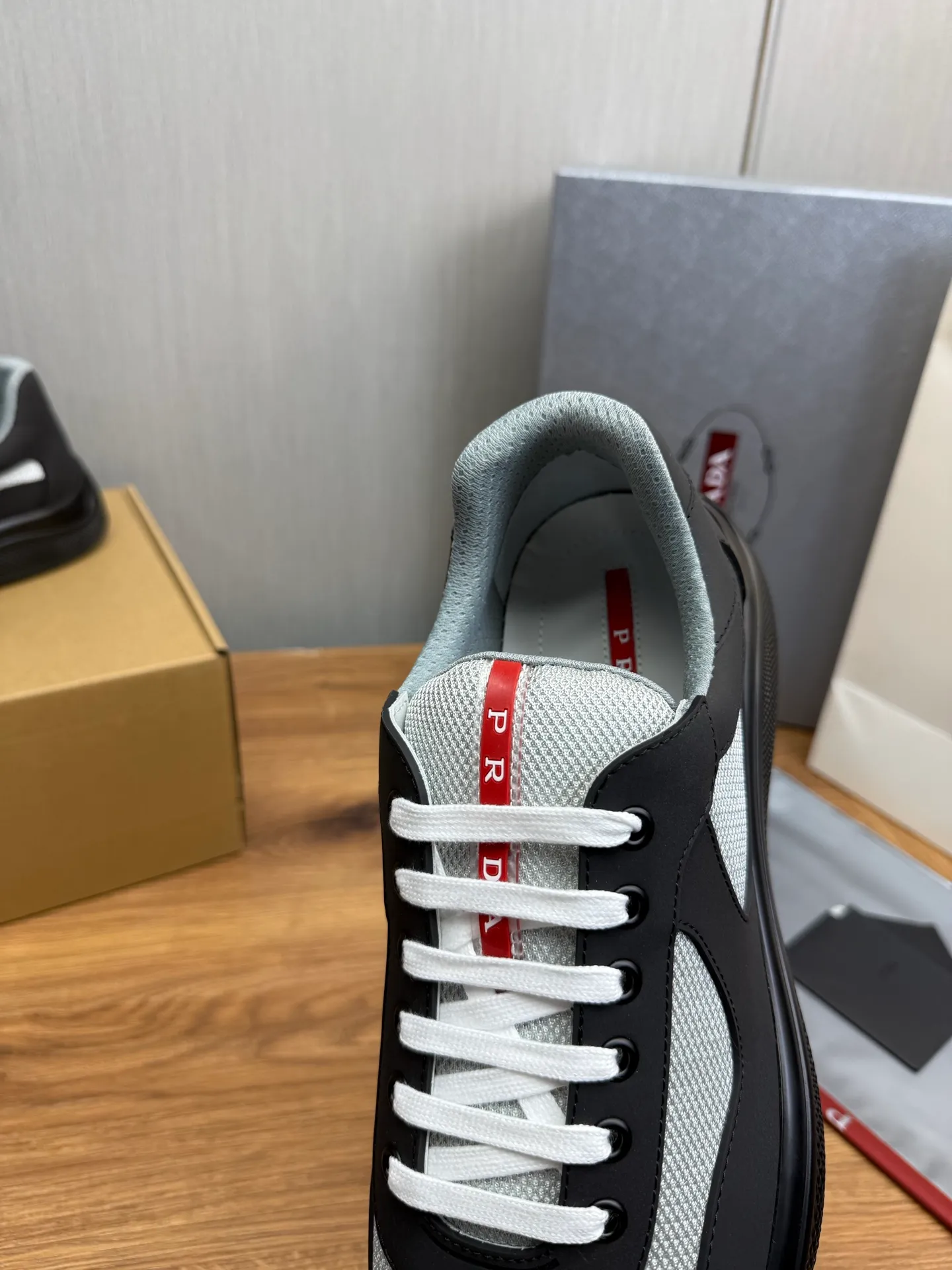 Men's shoes 640💰 [PRADA] Hot selling items🔥Must be recommended every day~~ Official website synchronized, 1:1 high quality shipments✔️ Imported cowhide fabric, rubber material + cowhide lining, original bottom, high-end airplane box packaging🎁 38-45 (38.45 custom-made, non-returnable)